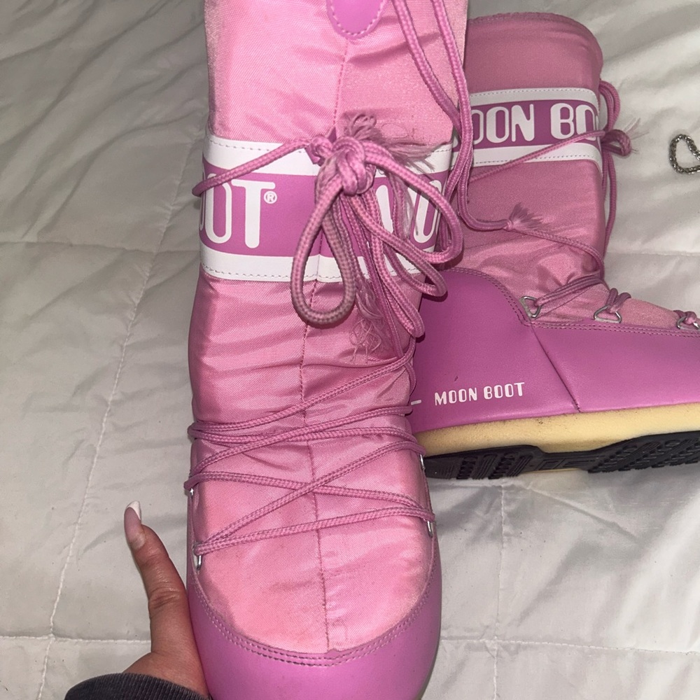 Pink Icon Moon Boots - Picture 2 of 10